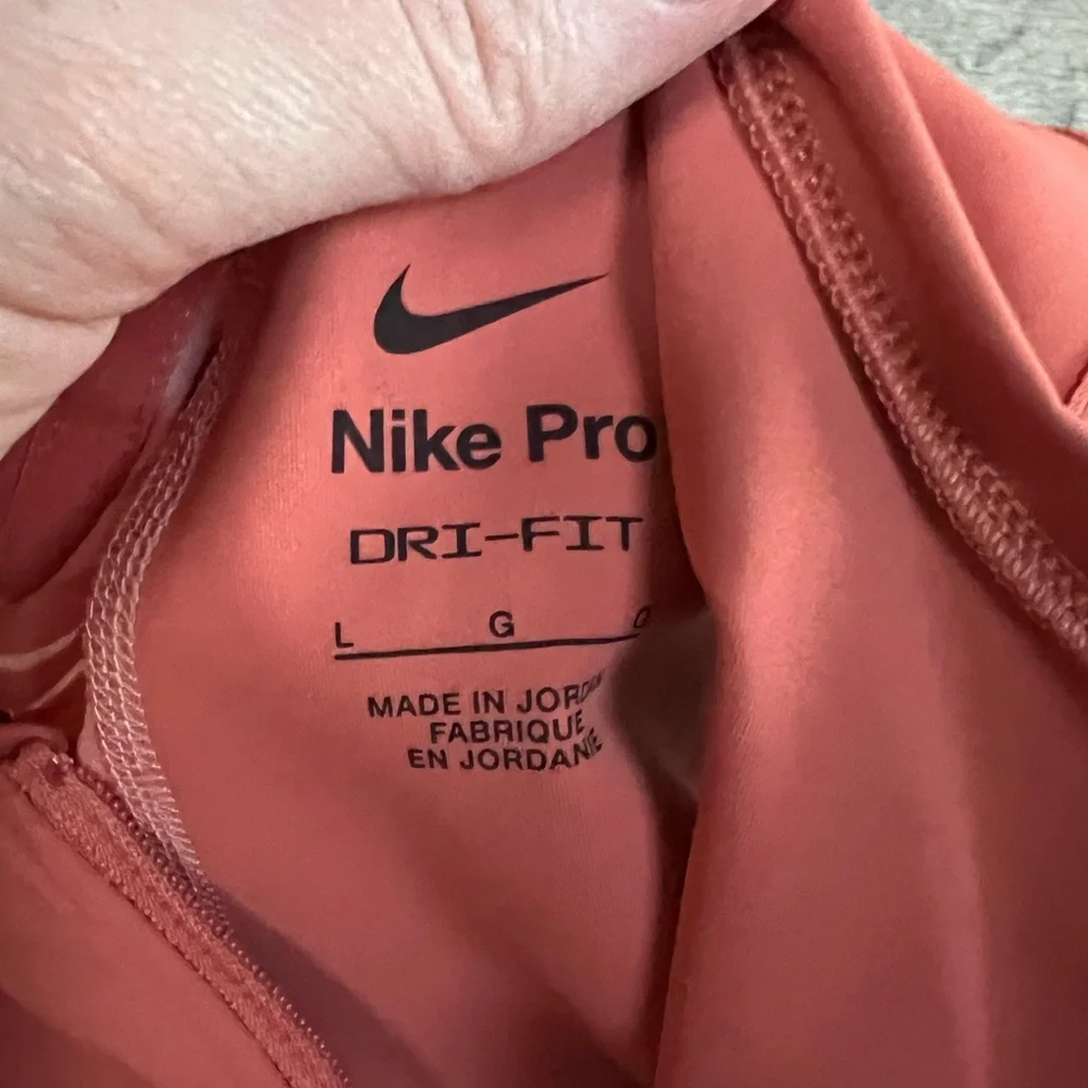 Nike dri-fit peach color half zip sports bra